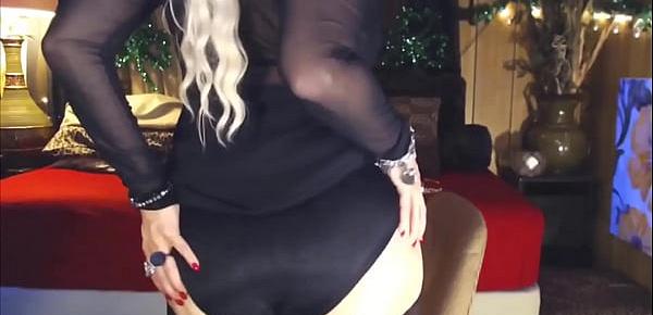  Curvy busty girl with huge booty fucks boobs